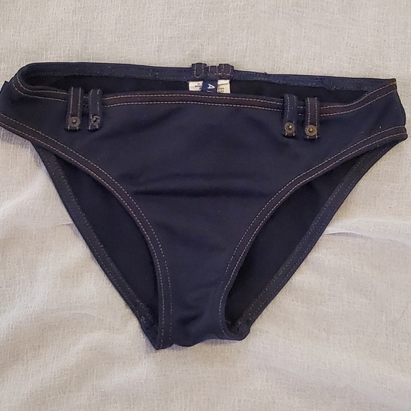 💚5/$25 Ann Cole Denim Looking Stitched Bikini Bottoms with Buckle Detail Small - Picture 1 of 7
